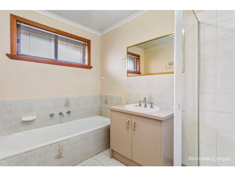 16 Ireland Avenue, Narre Warren VIC 3805