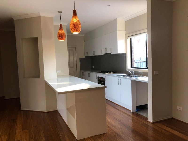 18A Meadow Wood Walk, Narre Warren VIC 3805