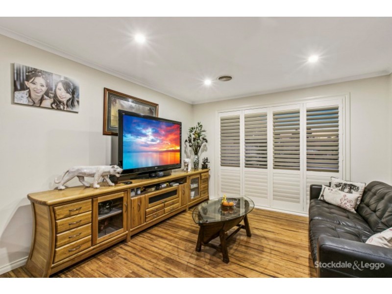 16 Kent Court, Cranbourne North VIC 3977