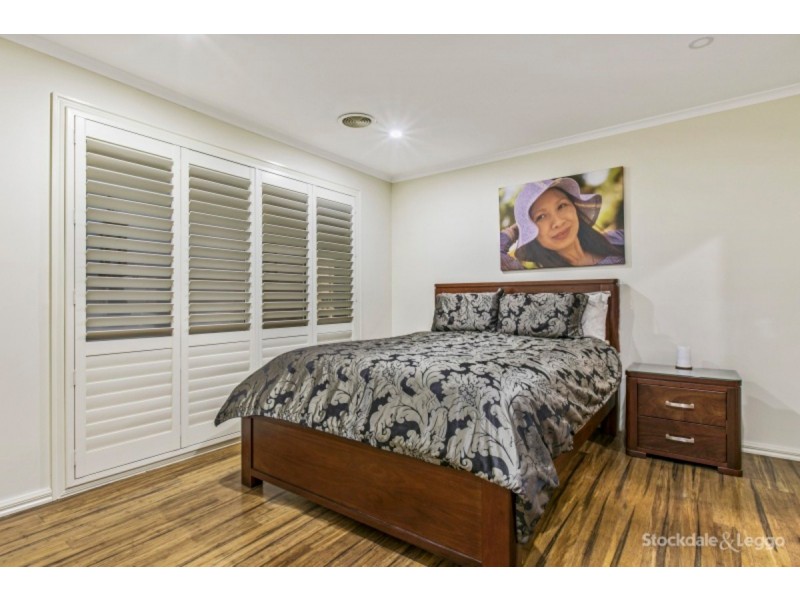 16 Kent Court, Cranbourne North VIC 3977