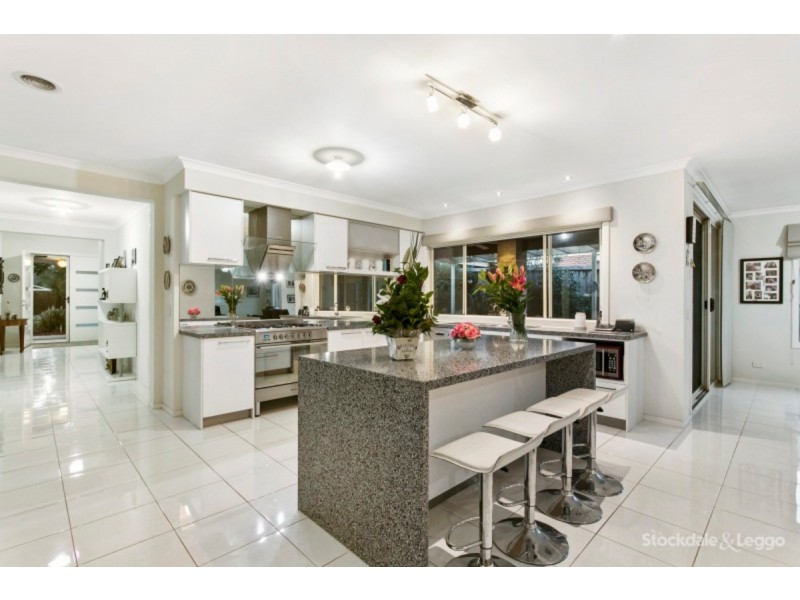 9 Haverbrack Drive, Berwick VIC 3806