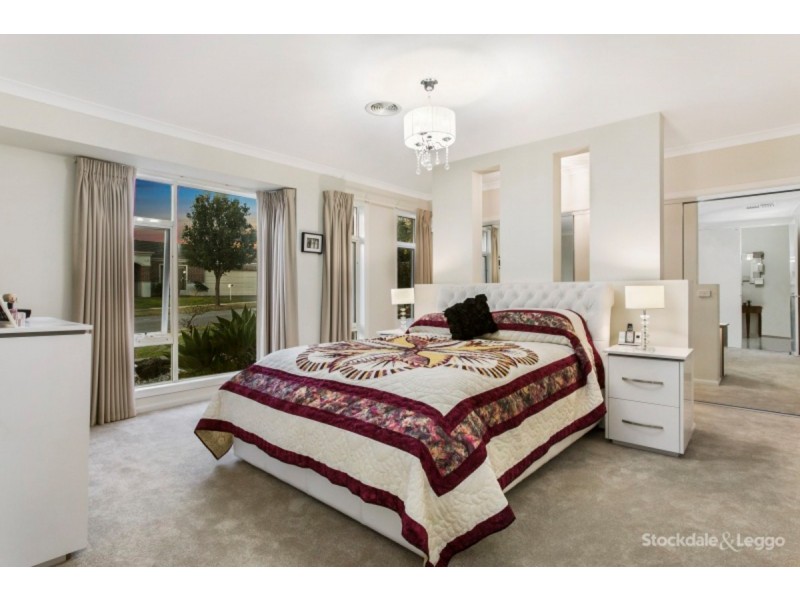 9 Haverbrack Drive, Berwick VIC 3806