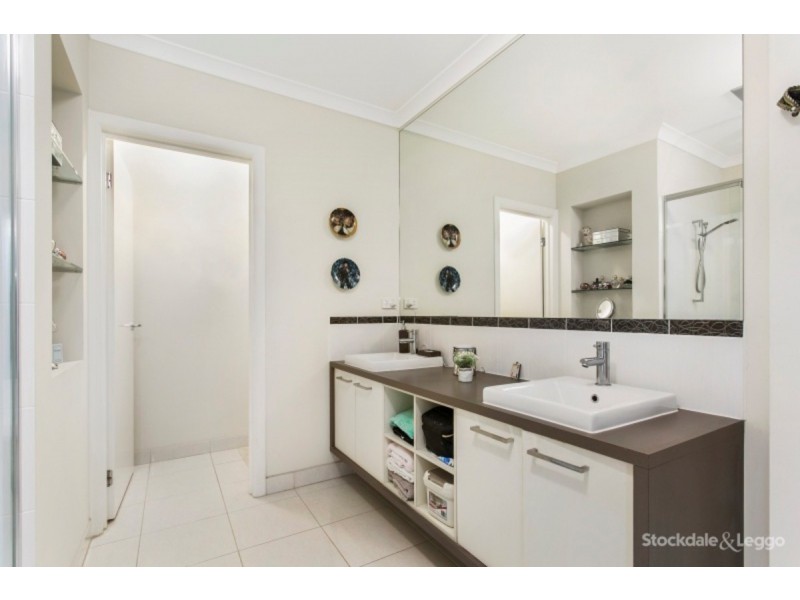 9 Haverbrack Drive, Berwick VIC 3806
