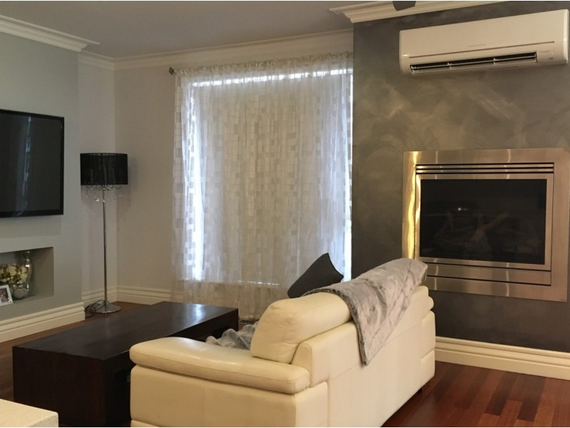 20 BUSHLARK Court, Berwick VIC 3806