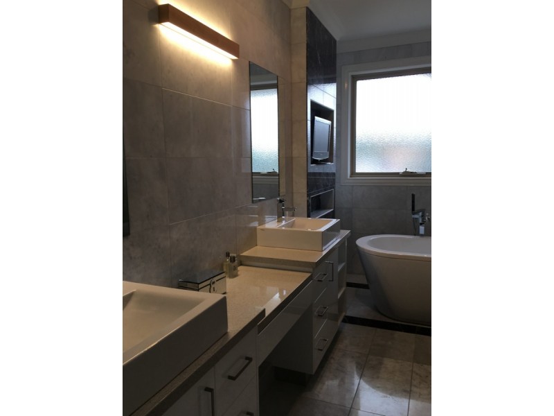 20 BUSHLARK Court, Berwick VIC 3806