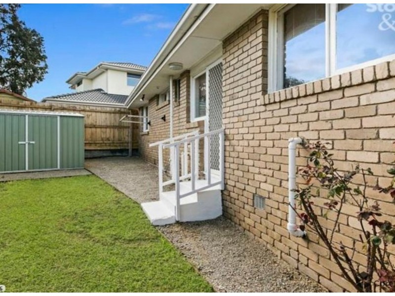 2 Meadow Wood Walk, Narre Warren VIC 3805