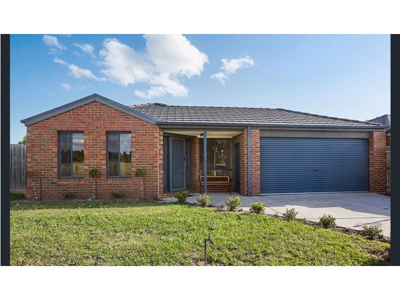15 Sarah Louise Place, Berwick VIC 3806