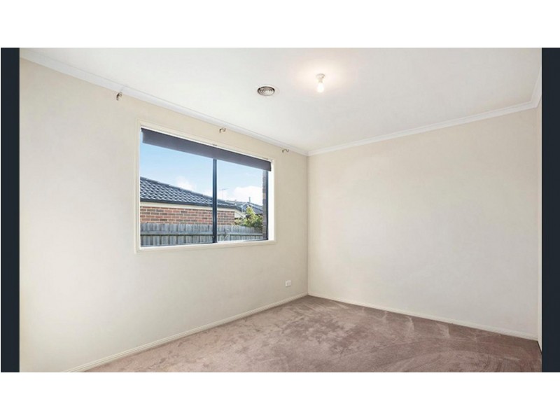 15 Sarah Louise Place, Berwick VIC 3806