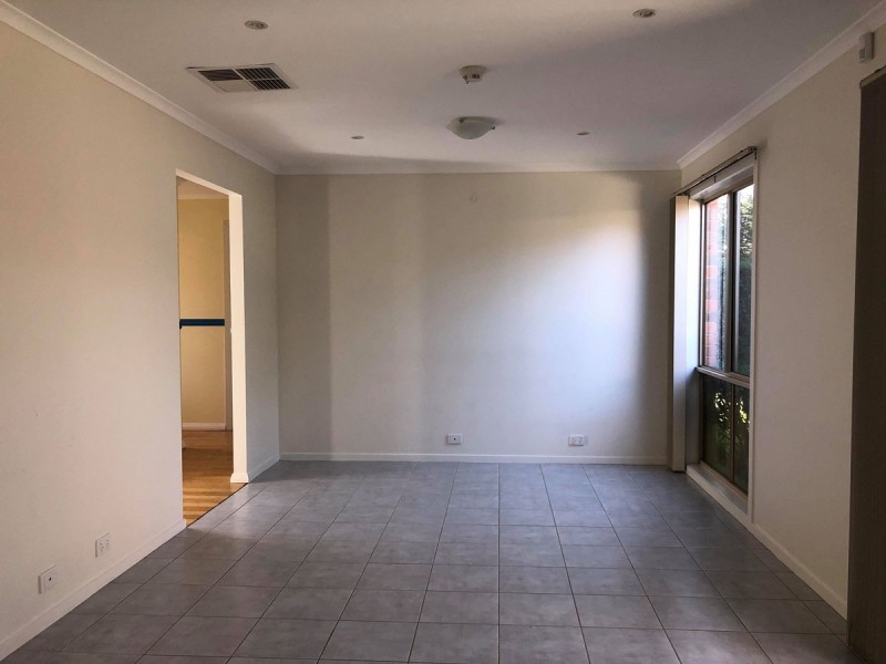 15 Sing Crescent, Berwick VIC 3806