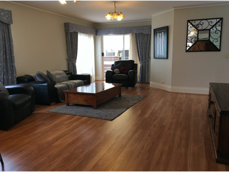 21 Singleton Drive, Endeavour Hills VIC 3802