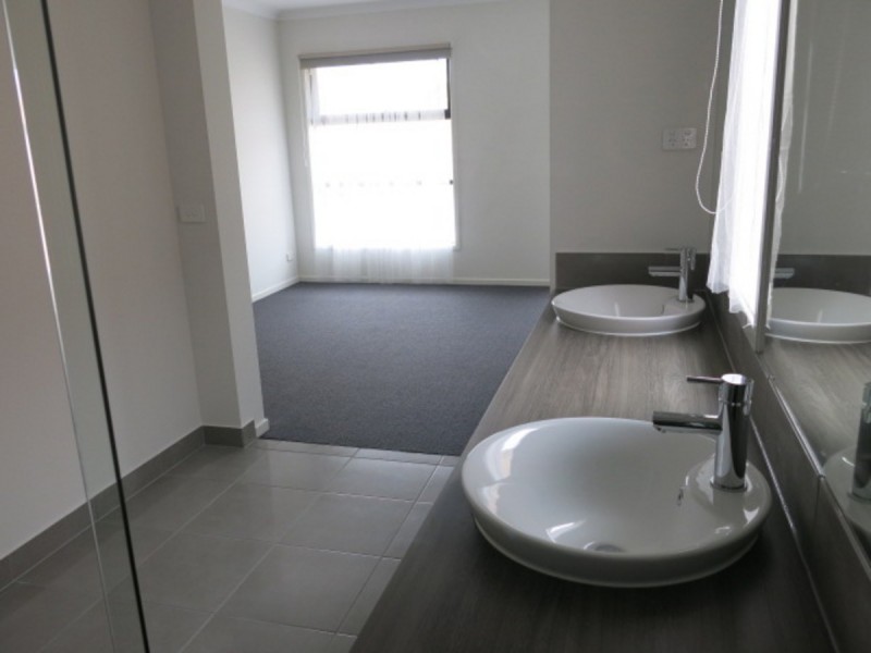 55 Castillo Avenue, Clyde North VIC 3978