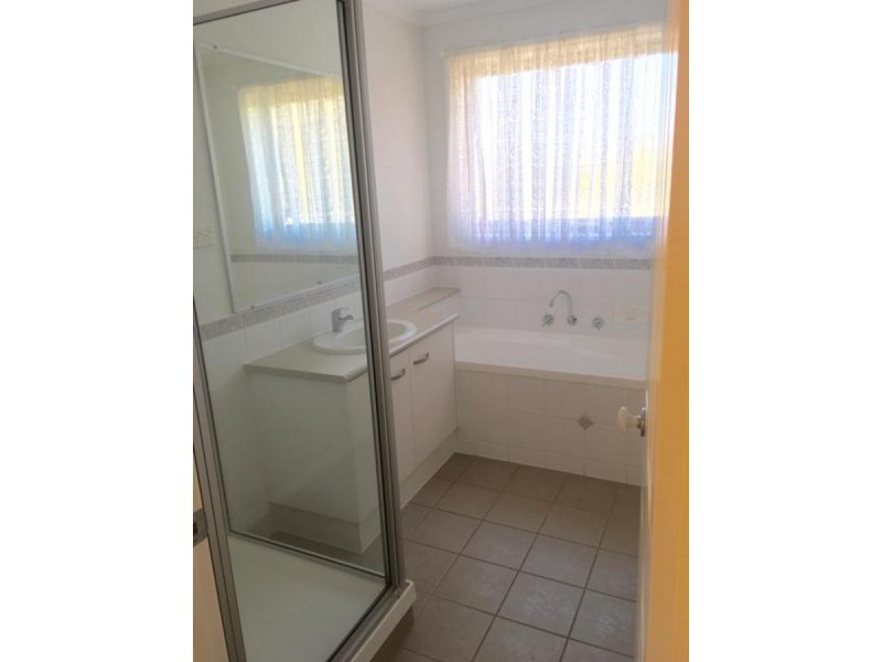 10 Woodburn Avenue, Berwick VIC 3806