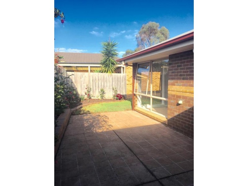 10 Woodburn Avenue, Berwick VIC 3806