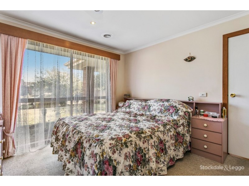 16 Ireland Avenue, Narre Warren VIC 3805