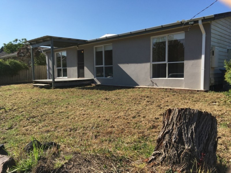 98 Sweeney Drive, Narre Warren VIC 3805