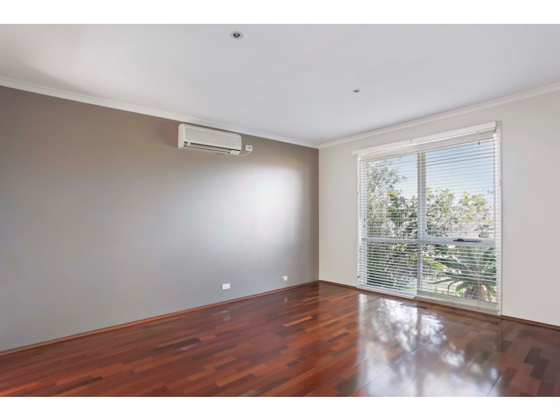 1 Nettle Drive, Hallam VIC 3803