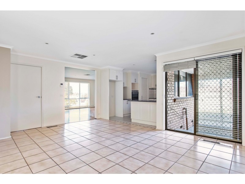 1 Nettle Drive, Hallam VIC 3803