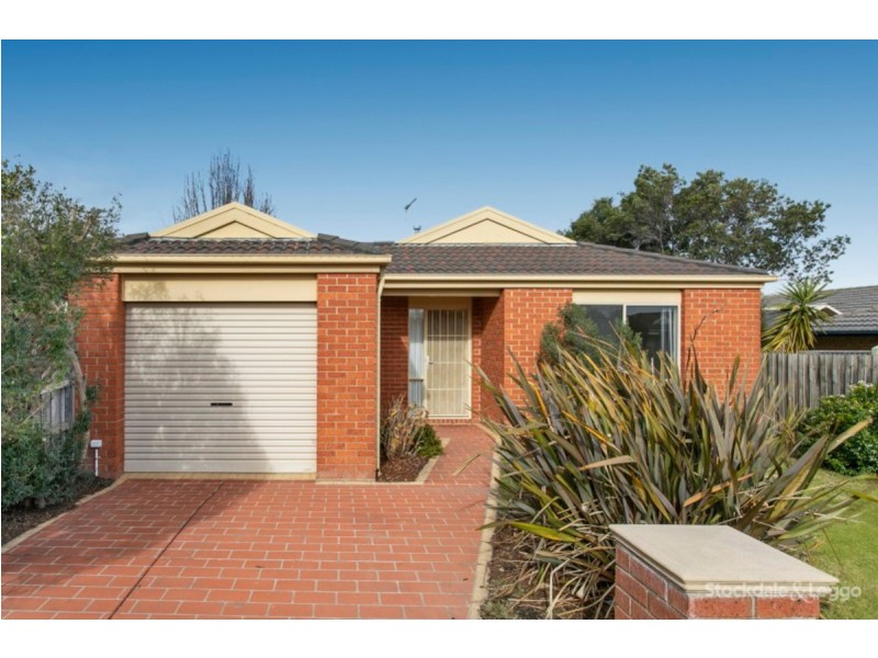 13 Farnborough Way, Berwick VIC 3806
