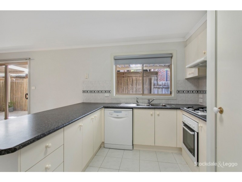 13 Farnborough Way, Berwick VIC 3806