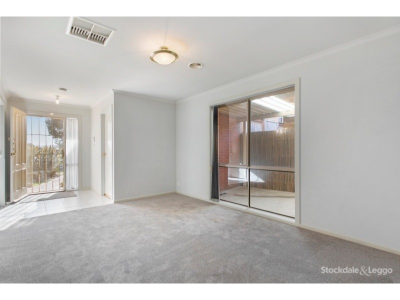13 Farnborough Way, Berwick VIC 3806