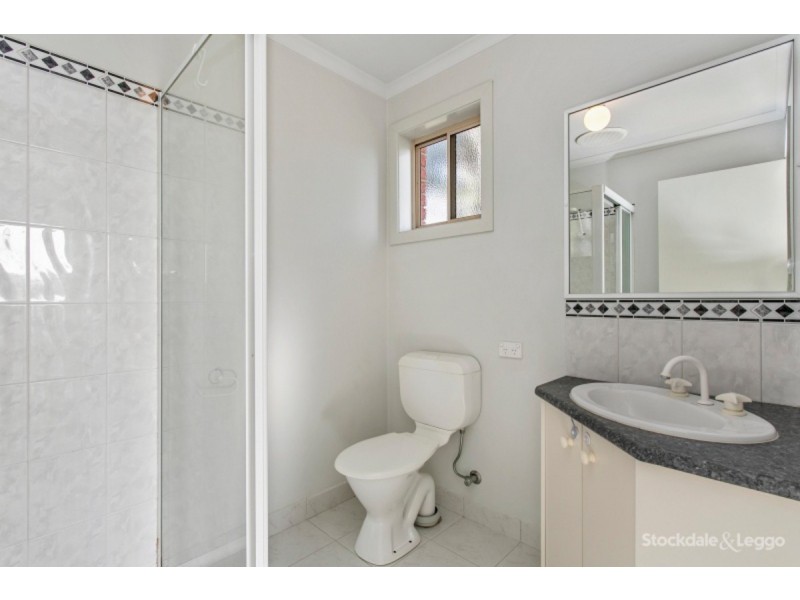 13 Farnborough Way, Berwick VIC 3806