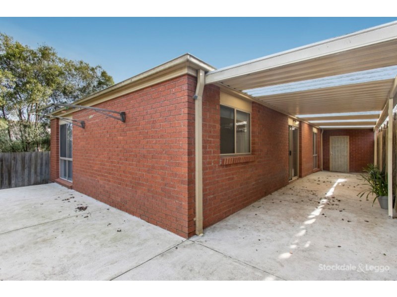 13 Farnborough Way, Berwick VIC 3806