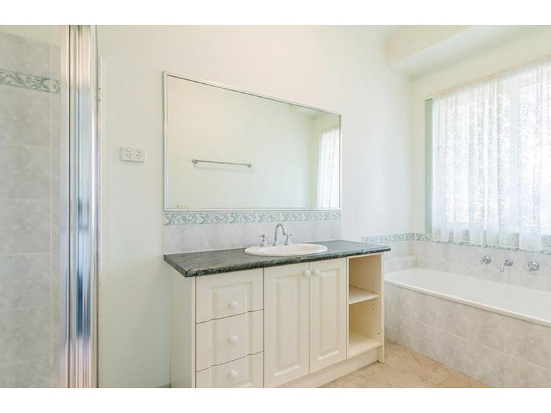 3 Filbert Court, Cranbourne North VIC 3977