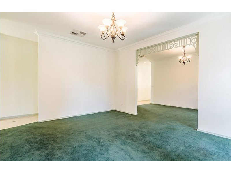 3 Filbert Court, Cranbourne North VIC 3977