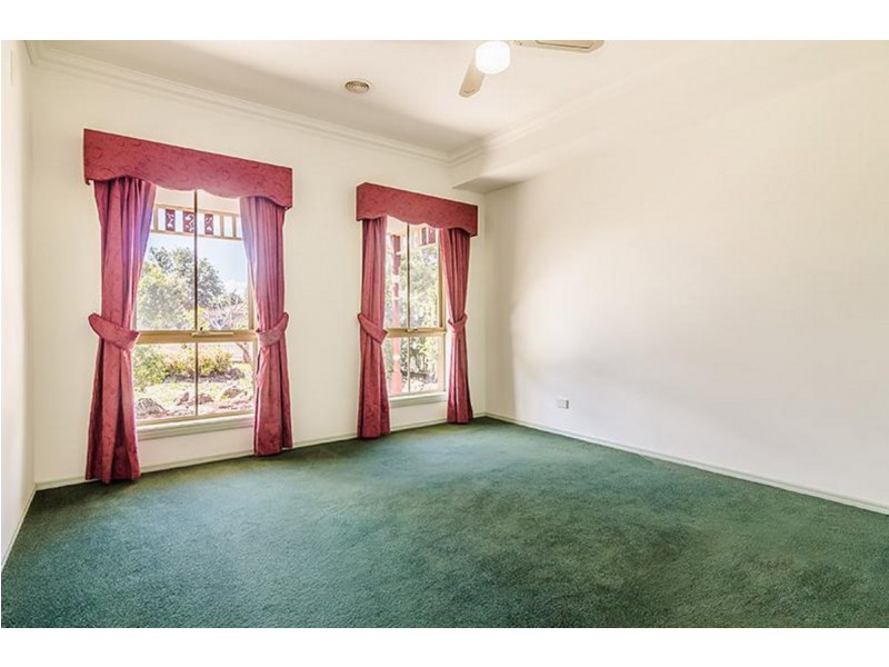 3 Filbert Court, Cranbourne North VIC 3977