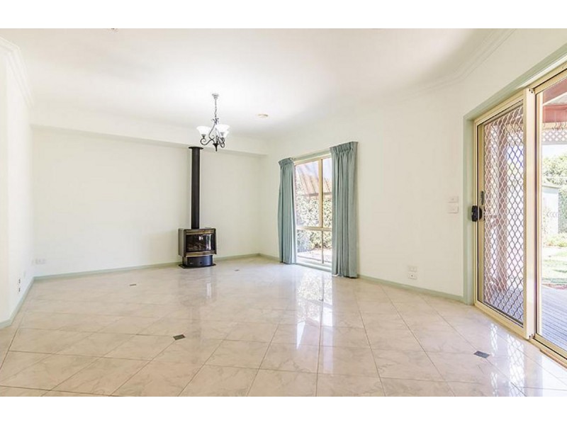 3 Filbert Court, Cranbourne North VIC 3977