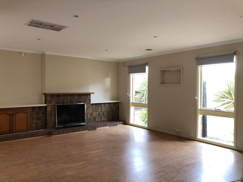 12 Earlston Square, Berwick VIC 3806