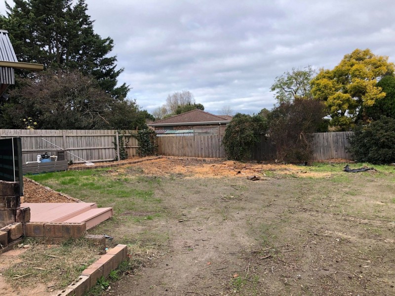 12 Earlston Square, Berwick VIC 3806