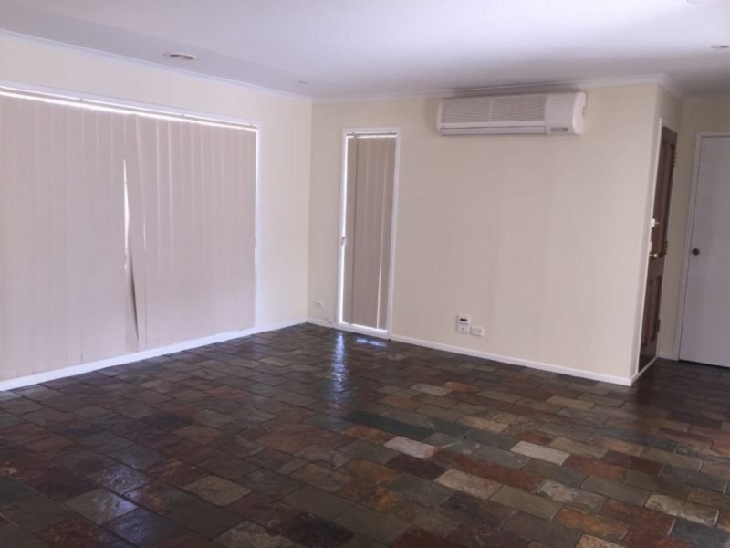 1/24 Amber Crescent, Narre Warren VIC 3805