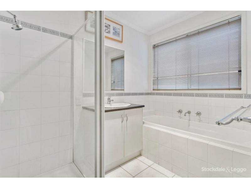 17 Breamlea Way, Cranbourne West VIC 3977