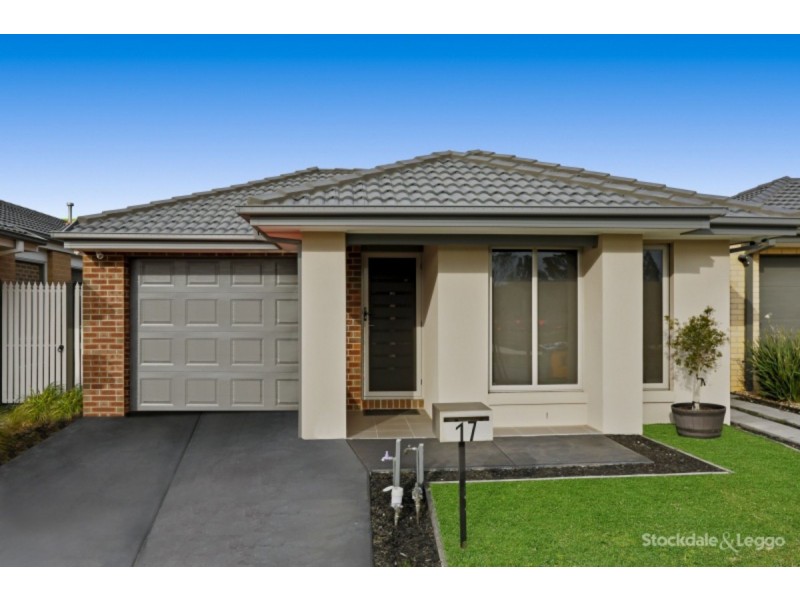 17 Norma Crescent, Officer VIC 3809