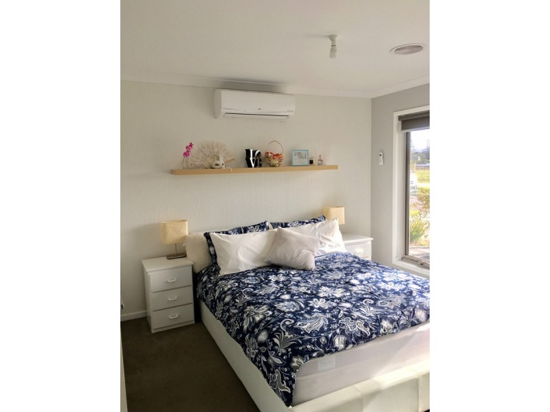 17 Norma Crescent, Officer VIC 3809