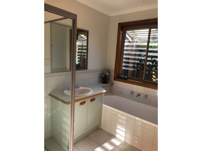 36 Ravensthorpe Crescent, Narre Warren VIC 3805