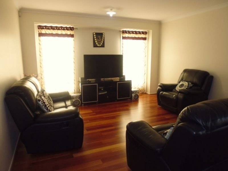12 Aspera Place, Cranbourne North VIC 3977