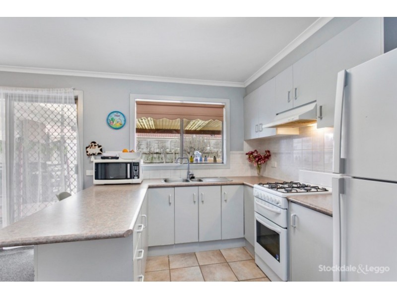 24 Emily Drive, Narre Warren VIC 3805