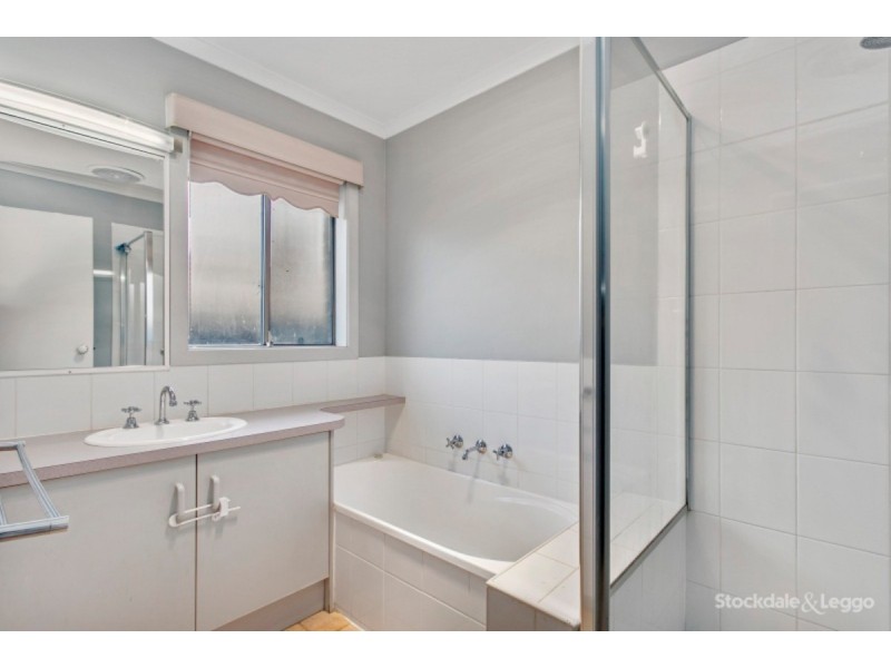 24 Emily Drive, Narre Warren VIC 3805