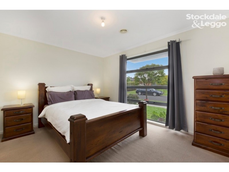 40 Sing Crescent, Berwick VIC 3806