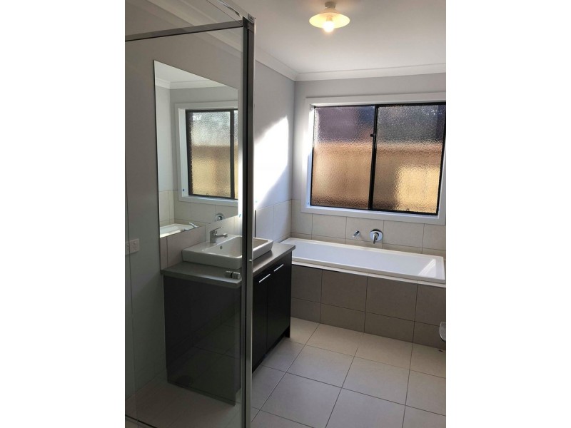 32 Dodson Road, Officer VIC 3809