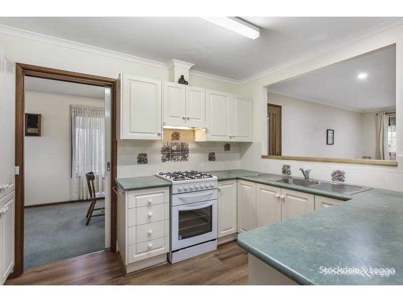 8 Oakwood Court, Narre Warren VIC 3805