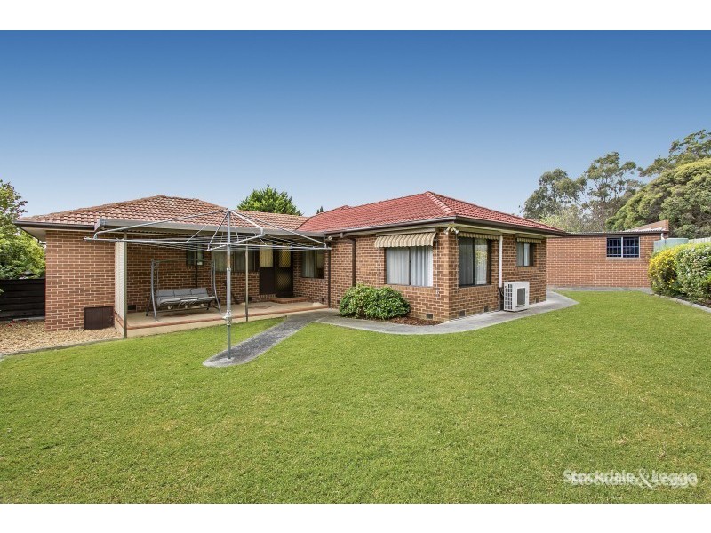 8 Oakwood Court, Narre Warren VIC 3805