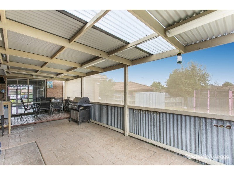 5 Waverley Close, Narre Warren VIC 3805