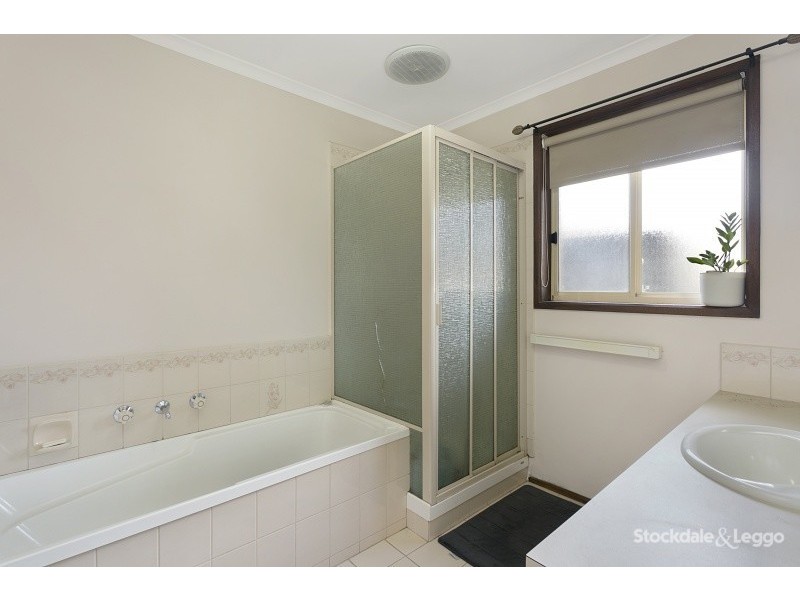 1/12 Madison Avenue, Narre Warren VIC 3805