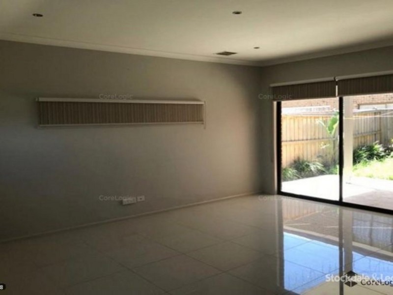 37 Brightstone Drive, Clyde North VIC 3978