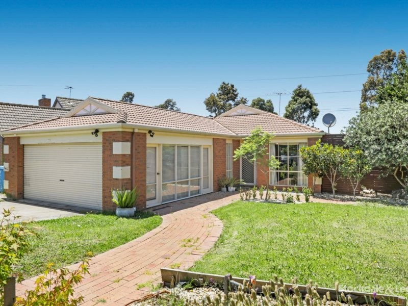 8 Raphael Street, Hallam VIC 3803