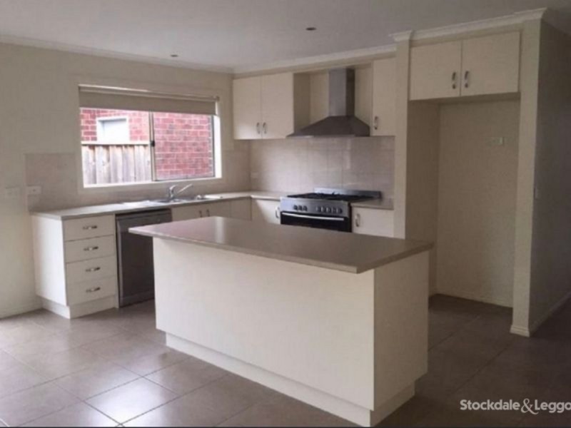 37 Windmill Circuit, Lyndhurst VIC 3975