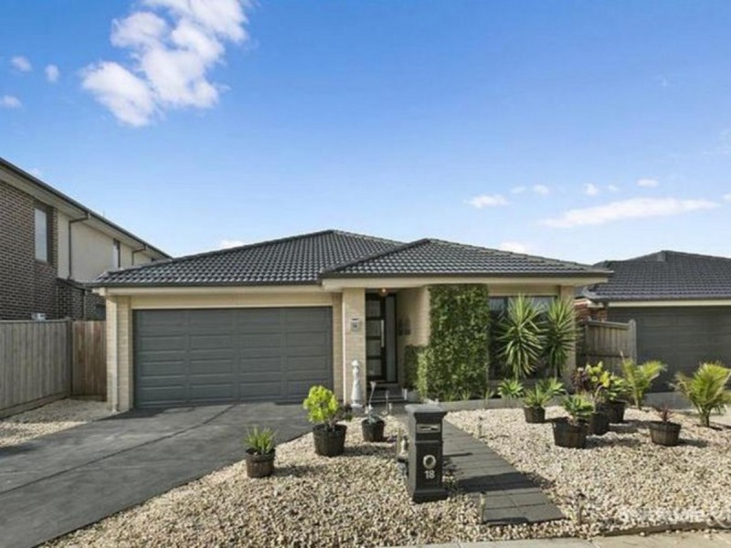 18 Hillfarm Drive, Clyde VIC 3978
